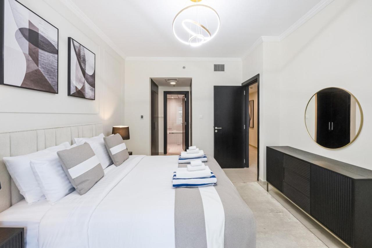 Apartment Luxurious Waterfront At Al Majara Marina