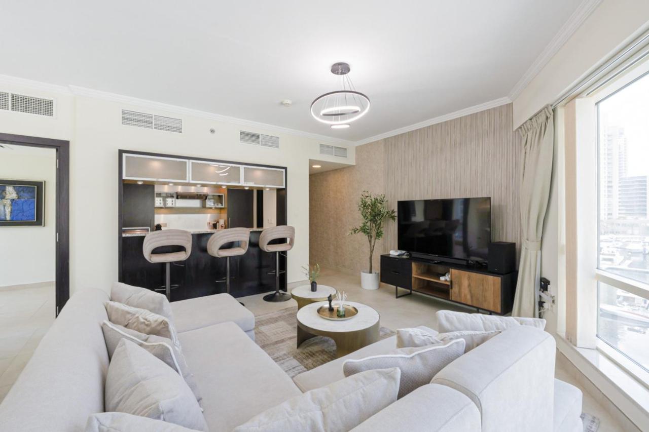 Luxurious Waterfront At Al Majara Marina Apartment