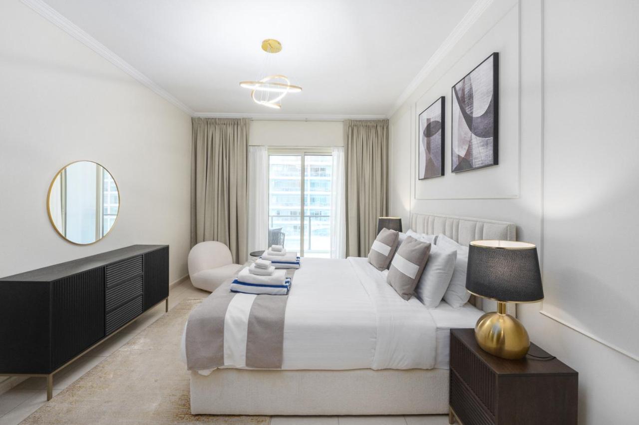 Apartment Luxurious Waterfront At Al Majara Marina